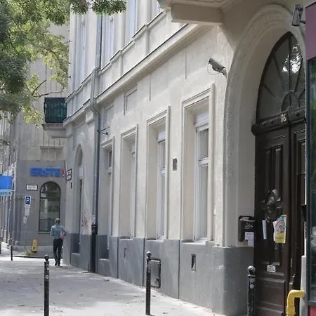 Séjour chez l'habitant Westend Guest *