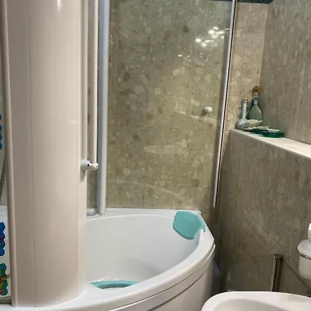 Quarto em Acomodações Particulares Westend Guest *