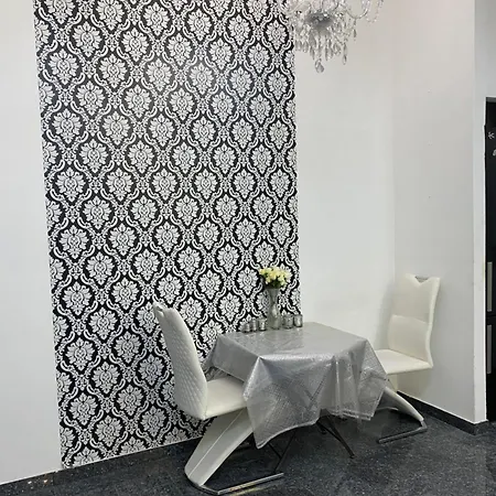 Quarto em Acomodações Particulares Westend Guest *